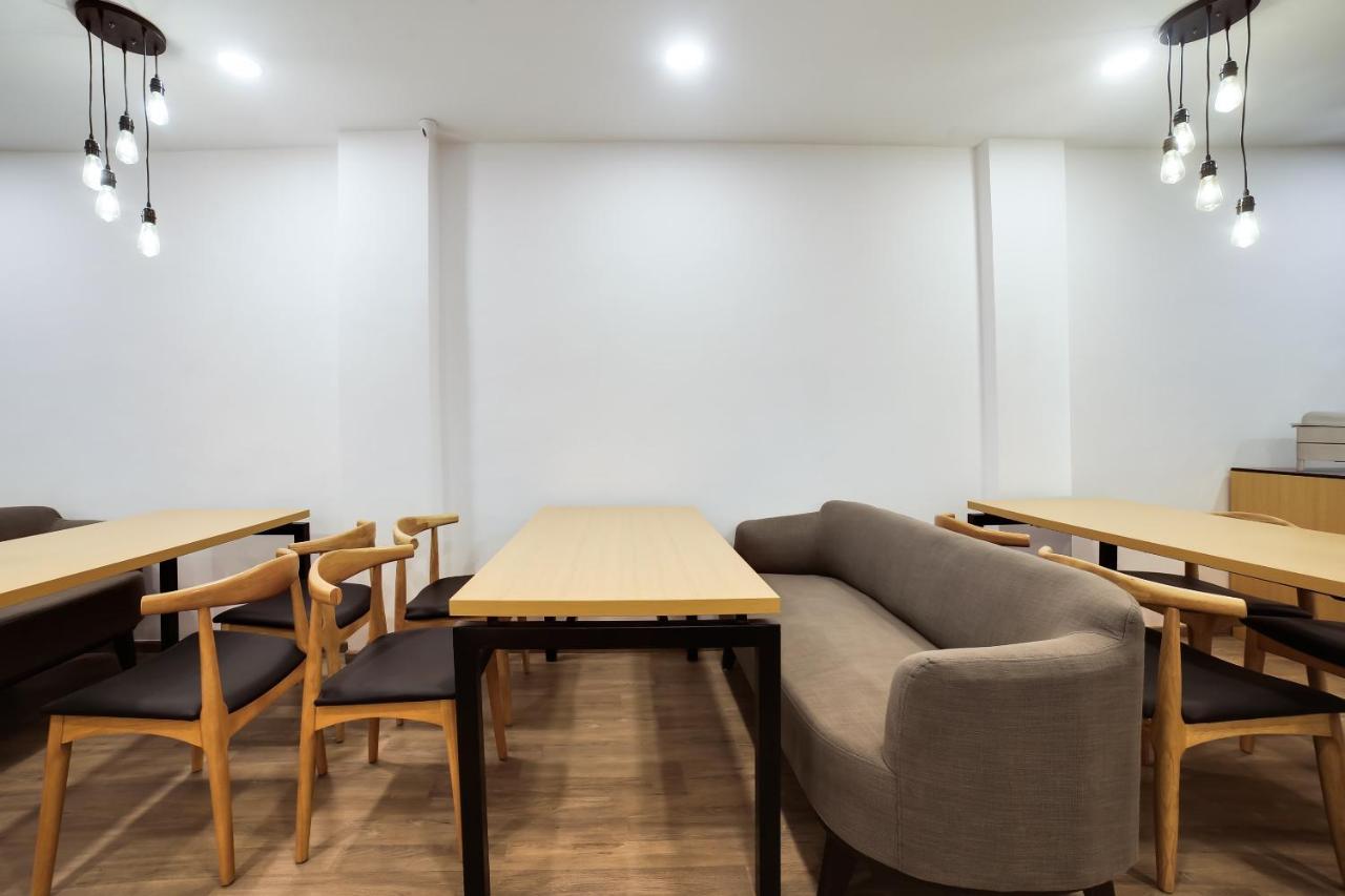 Готель Oyo Townhouse 019 Anand Vihar Нью-Делі Екстер'єр фото
