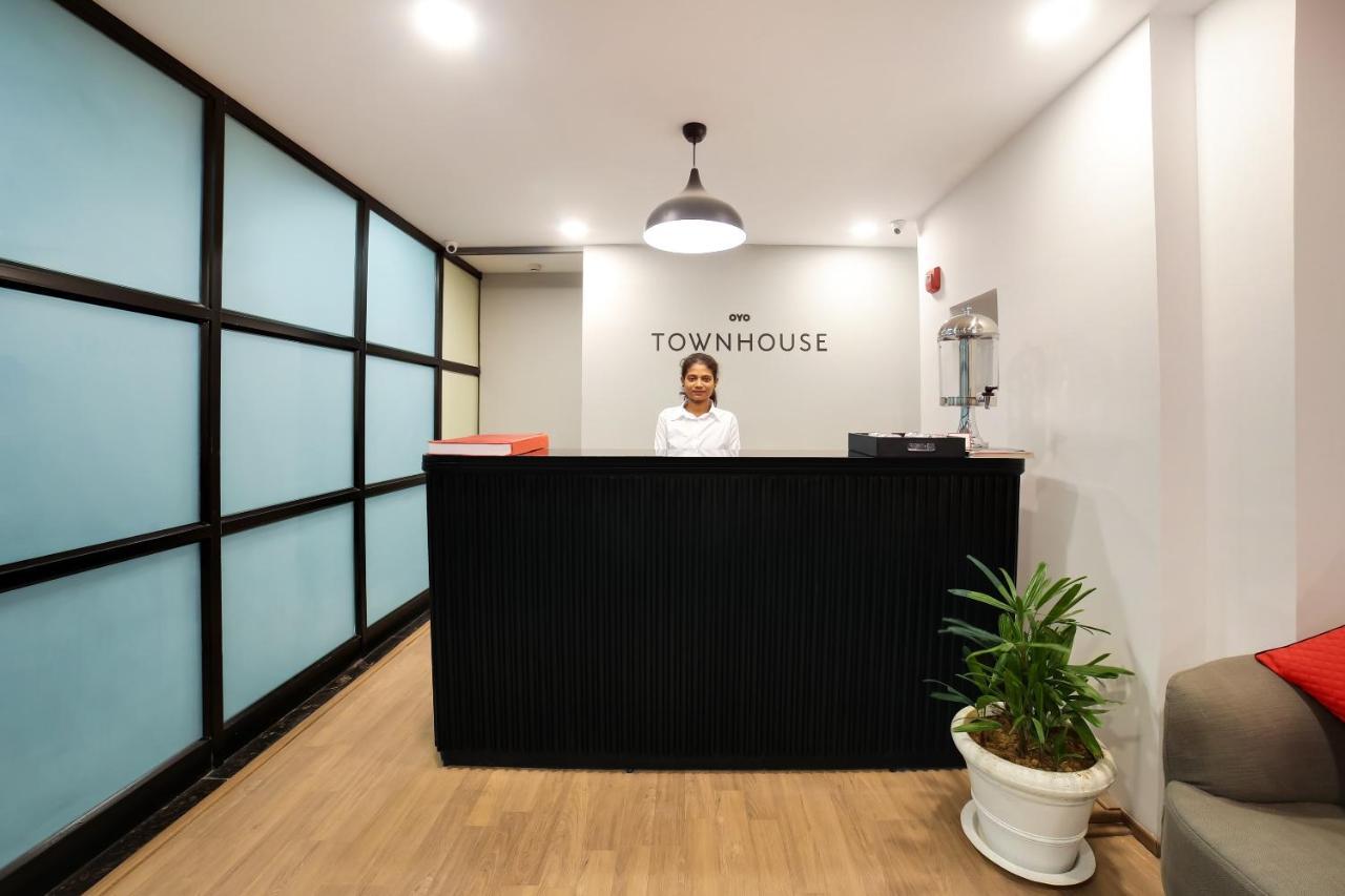 Готель Oyo Townhouse 019 Anand Vihar Нью-Делі Екстер'єр фото